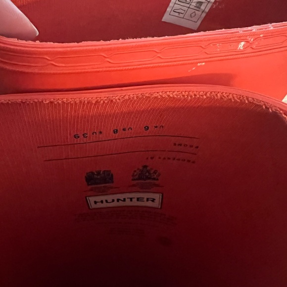 Hunter rain boots in poppy red. Size 8 - Picture 3 of 3